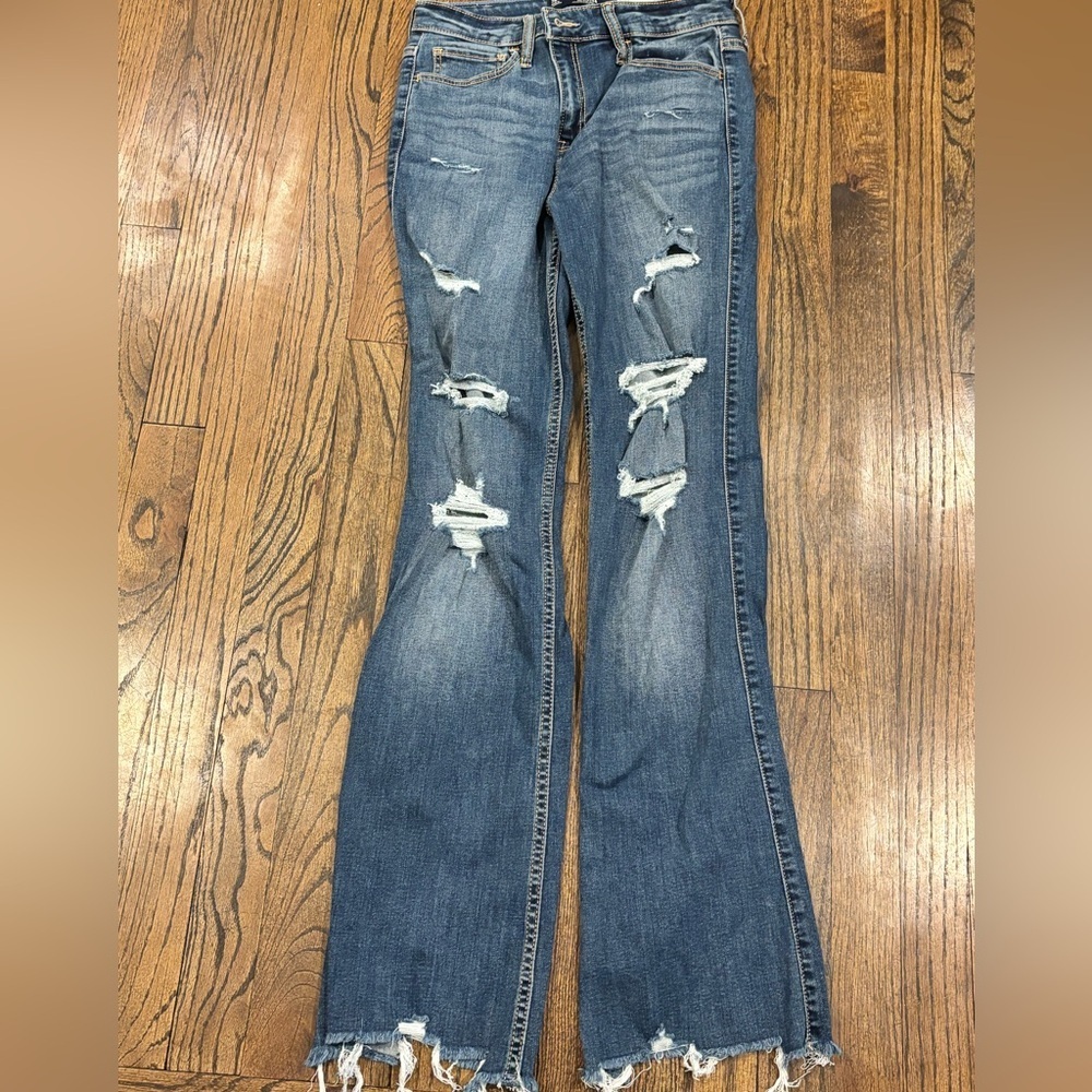 Hollister Ripped Flare Jeans in Classic Blue 28/32 - Picture 2 of 4